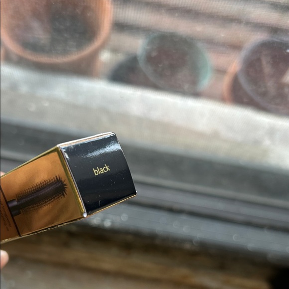 Tarte 3 Piece Kit Maneater Black Mascara,Tan Sand Concealer & Maracuja Juicy Lip - Picture 8 of 16